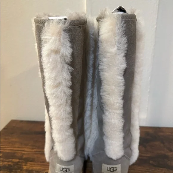 UGG boots. Due to dying techniques, color range between greenish and gray - Picture 3 of 8